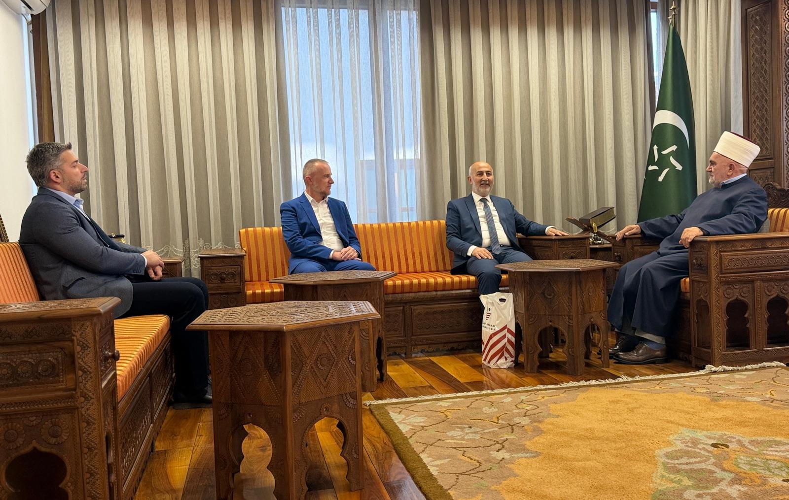 Fakülte Dekanımız Prof. Dr. Halil Aldemir Meşihat Makamında Sırbistan İslam Birliği Başkanı ve Sancak Müftüsü Sayın Mevlud Dudić’i Ziyaret Etti
